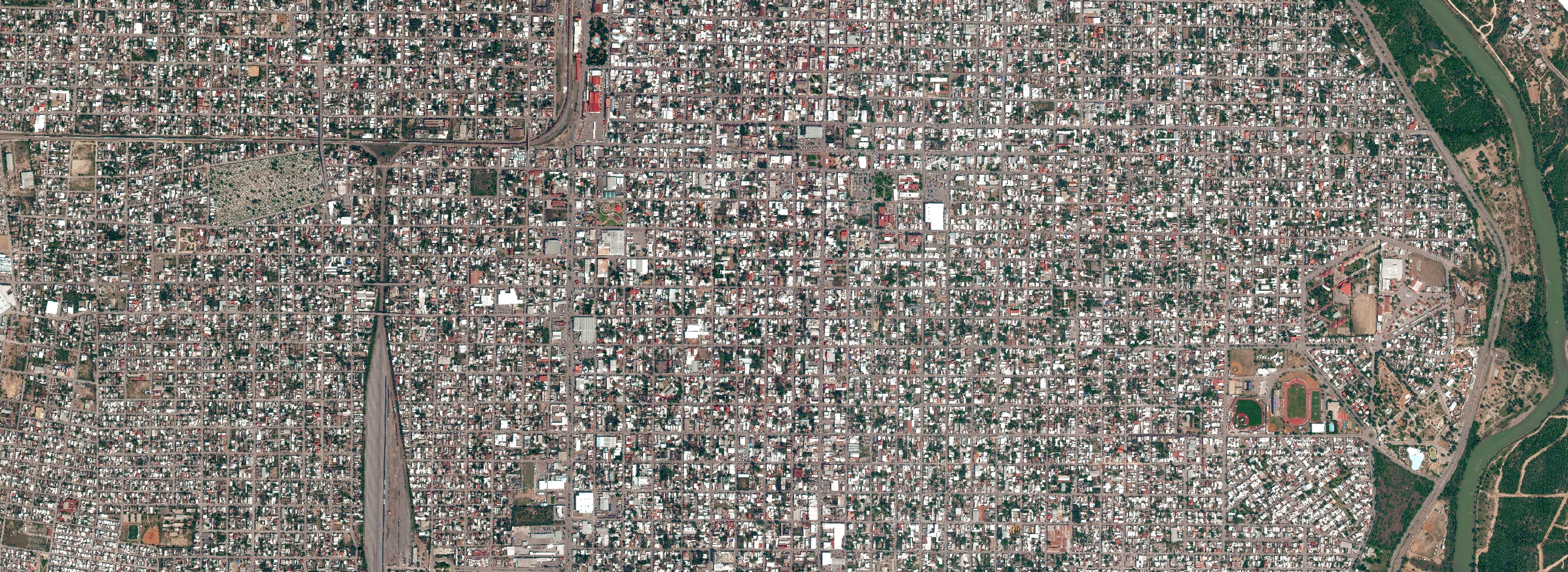 Ortomosaico de precisión y MDT generados desde imágenes satelitales procesadas para proyectos ejecutivos de ingeniería civil y planeación urbana